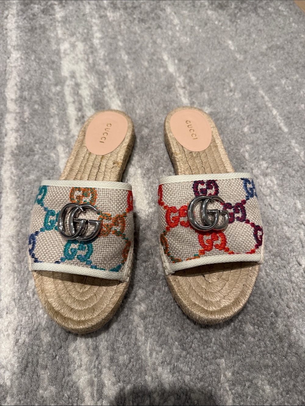 Gucci
GG Logo Canvas Slides